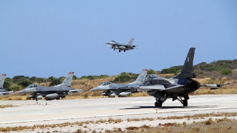 Σύλληψη-μυστήριο Βρετανού στην Κρήτη – Φωτογράφιζε στρατιωτικές εγκαταστάσεις