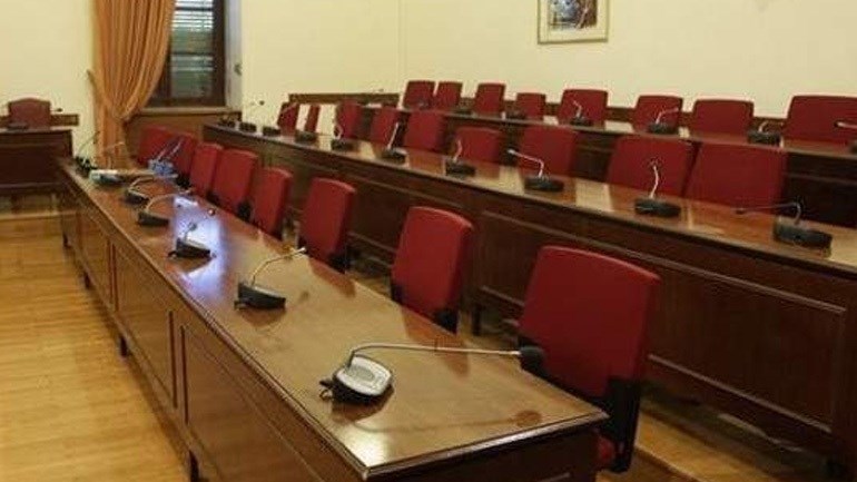 ΣΥΡΙΖΑ: Προσχηματική η στάση της αντιπολίτευσης στην Επιτροπή Θεσμών και Διαφάνειας