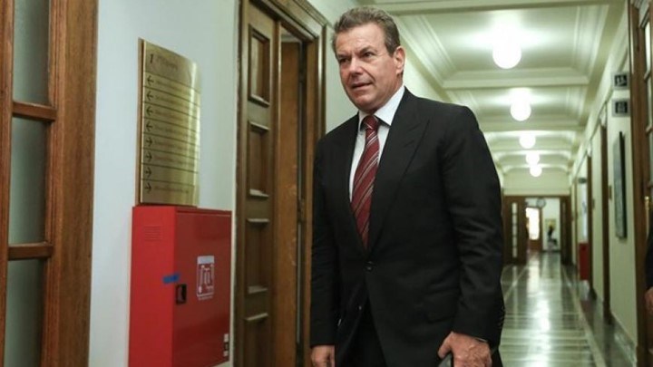 Ρύθμιση για διαγραφή οφειλών παράλληλα ασφαλισμένων εξήγγειλε ο Πετρόπουλος