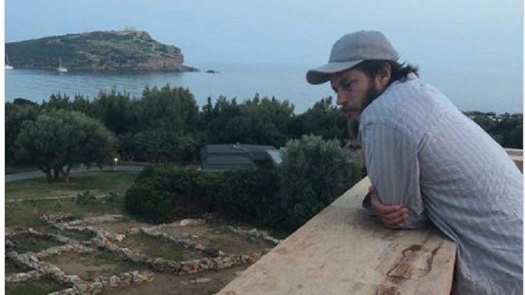 Διακοπές στο Σούνιο για τον Βασιλιά των Βίκινγκς – ΦΩΤΟ