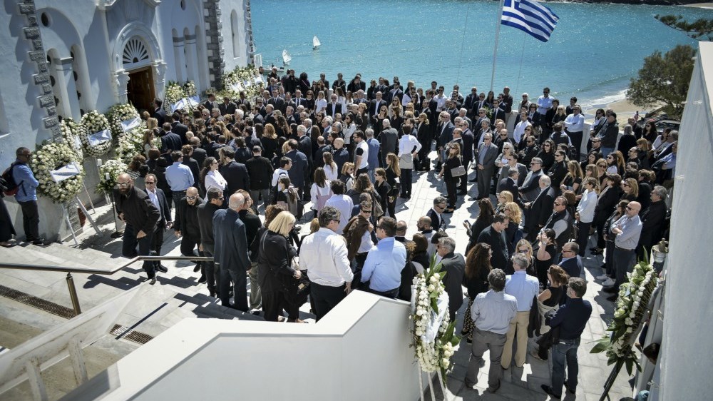 Θρήνος στην κηδεία του Αλέξανδρου Σταματιάδη – Τα σπαρακτικά λόγια του γιου του – ΒΙΝΤΕΟ