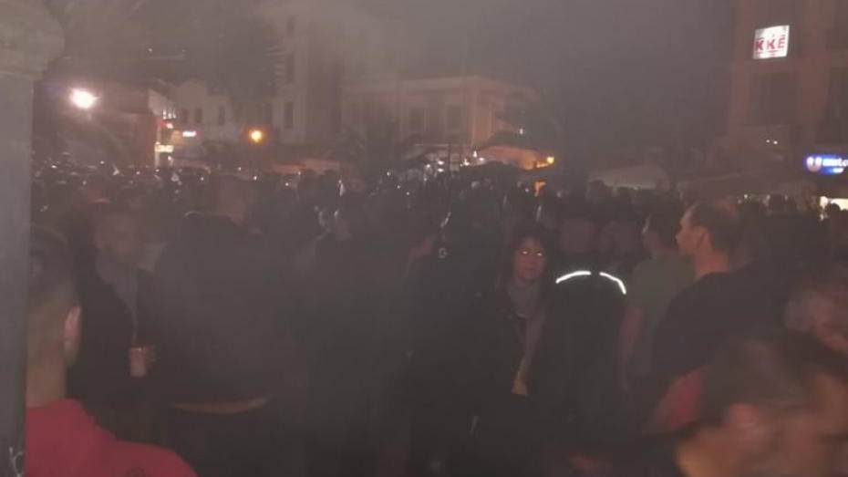 Συνεχίζονται τα επεισόδια μεταξύ κατοίκων και μεταναστών στη Μυτιλήνη – ΦΩΤΟ