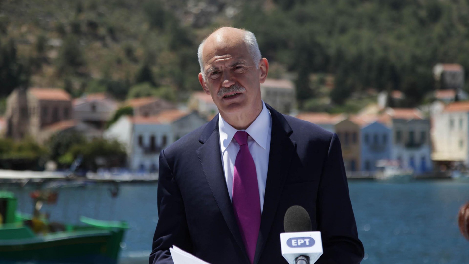 Σαν σήμερα: Ο Παπανδρέου ανακοινώνει από το Καστελλόριζο το πρώτο μνημόνιο – ΒΙΝΤΕΟ