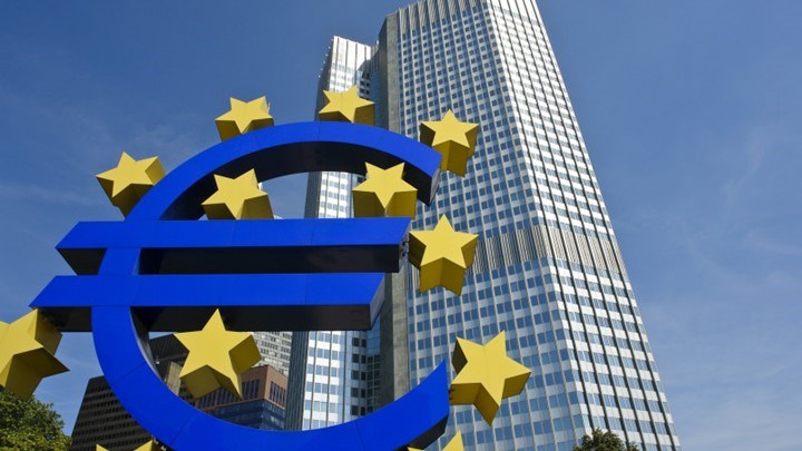 Η ΕΚΤ εξετάζει την απόσυρση των σχεδιαζόμενων κανόνων για το απόθεμα “κόκκινων” δανείων