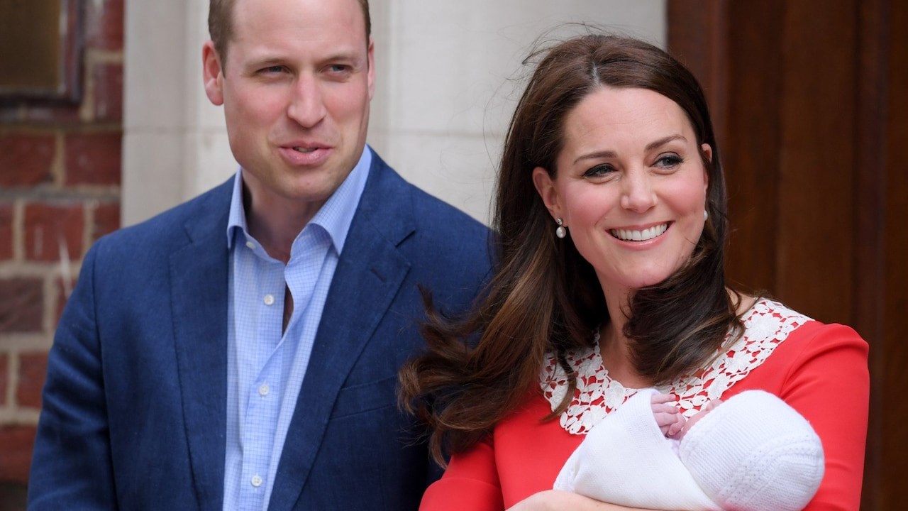 Η πρώτη εμφάνιση του νέου βασιλικού μωρού – Η Κέιτ Μίντλετον βγήκε από το μαιευτήριο – ΦΩΤΟ – BINTEO