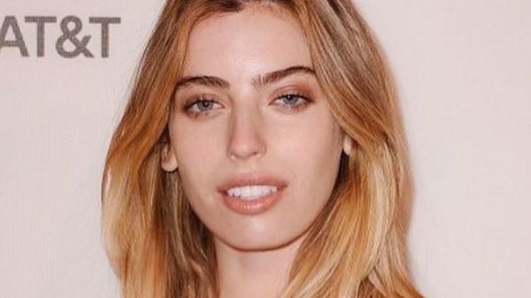 “Κουνελάκι” του Playboy με Ελληνίδα μαμά και διάσημο μπαμπά