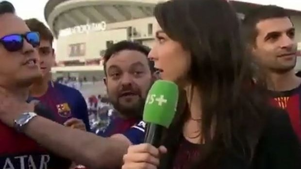 Οπαδός “χούφτωσε” σε live σύνδεση Γαλλίδα δημοσιογράφο – ΒΙΝΤΕΟ