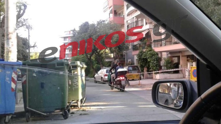 Επικίνδυνο τρικάβαλο στον δρόμο για το σχολείο – Πατέρας και δύο παιδιά χωρίς κράνος- ΦΩΤΟ αναγνώστη