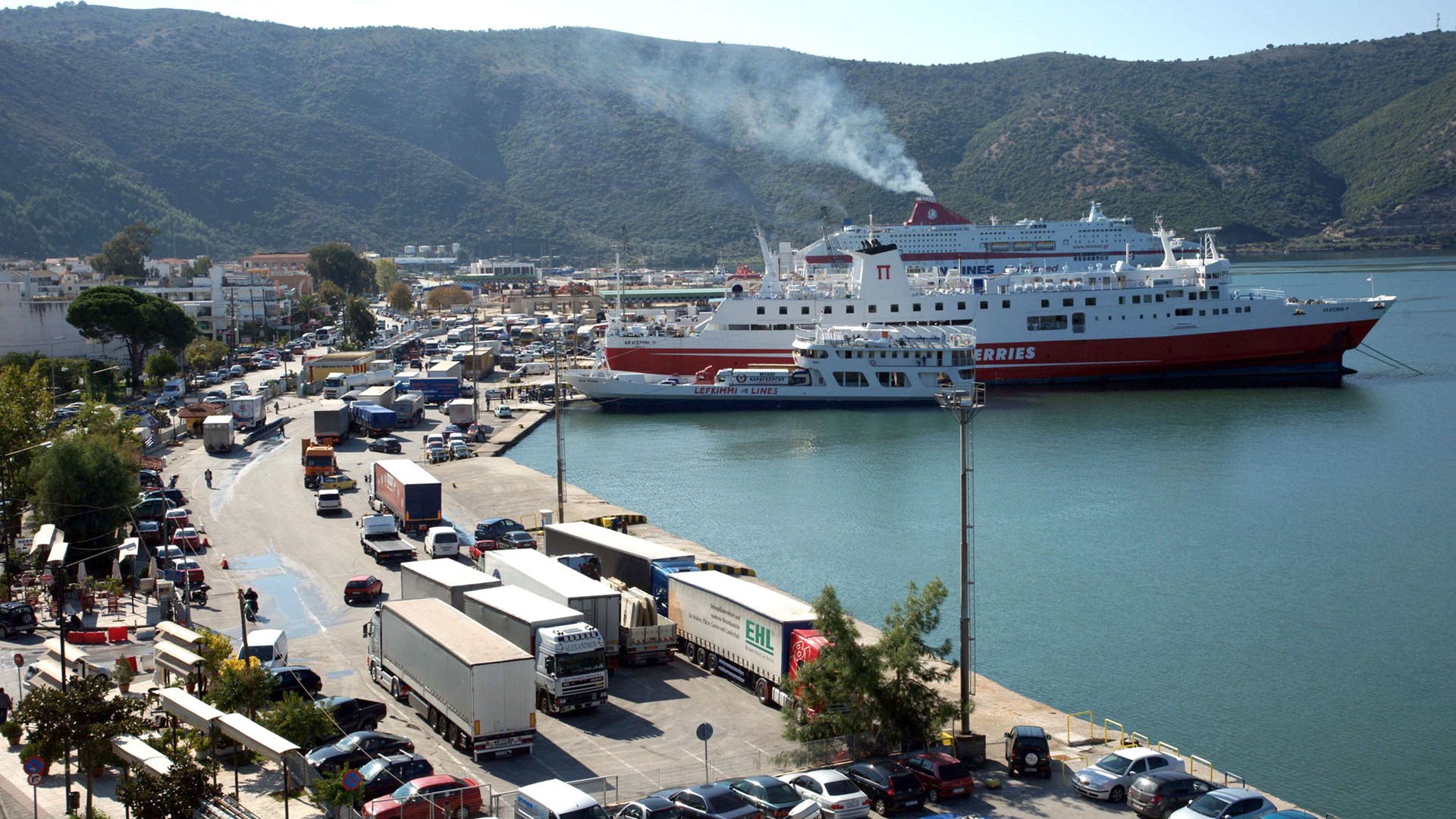 Απεργούν οι ναυτεργάτες την Πρωτομαγιά – Δεμένα τα πλοία σε Κέρκυρα και Ηγουμενίτσα