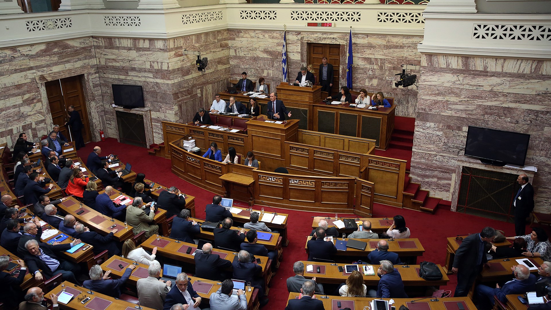 Με 151 “ναι” πέρασε το νομοσχέδιο για τη ΔΕΗ – Τέσσερις απουσίες από την κυβερνητική πλειοψηφία