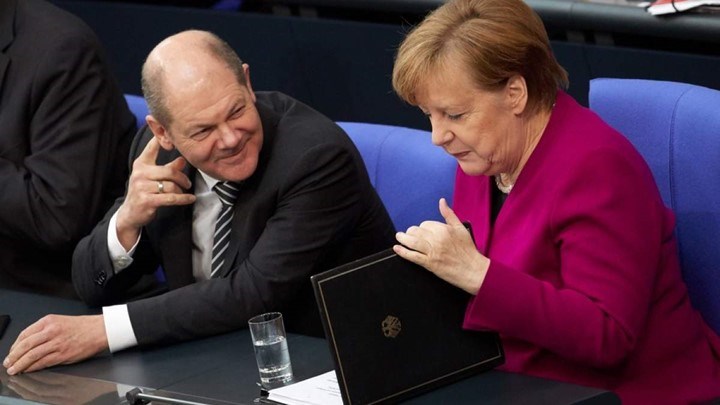SZ: Η Γερμανία θεωρεί υπερβολική την απαίτηση του ΔΝΤ για ελάφρυνση του ελληνικού χρέους κατά 100 δισεκατομμύρια ευρώ