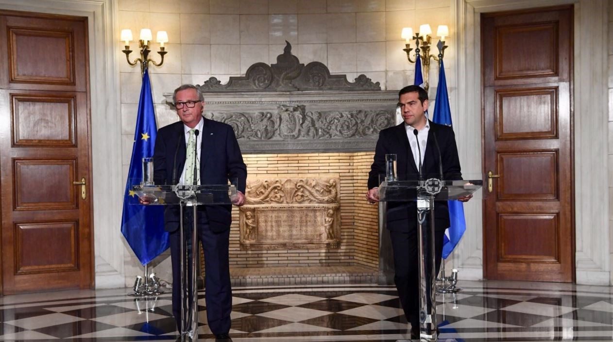 Τσίπρας: Συμφωνήσαμε με τον κ. Γιούνκερ ότι είναι η τελευταία του επίσκεψη στη μνημονιακή Ελλάδα- ΤΩΡΑ