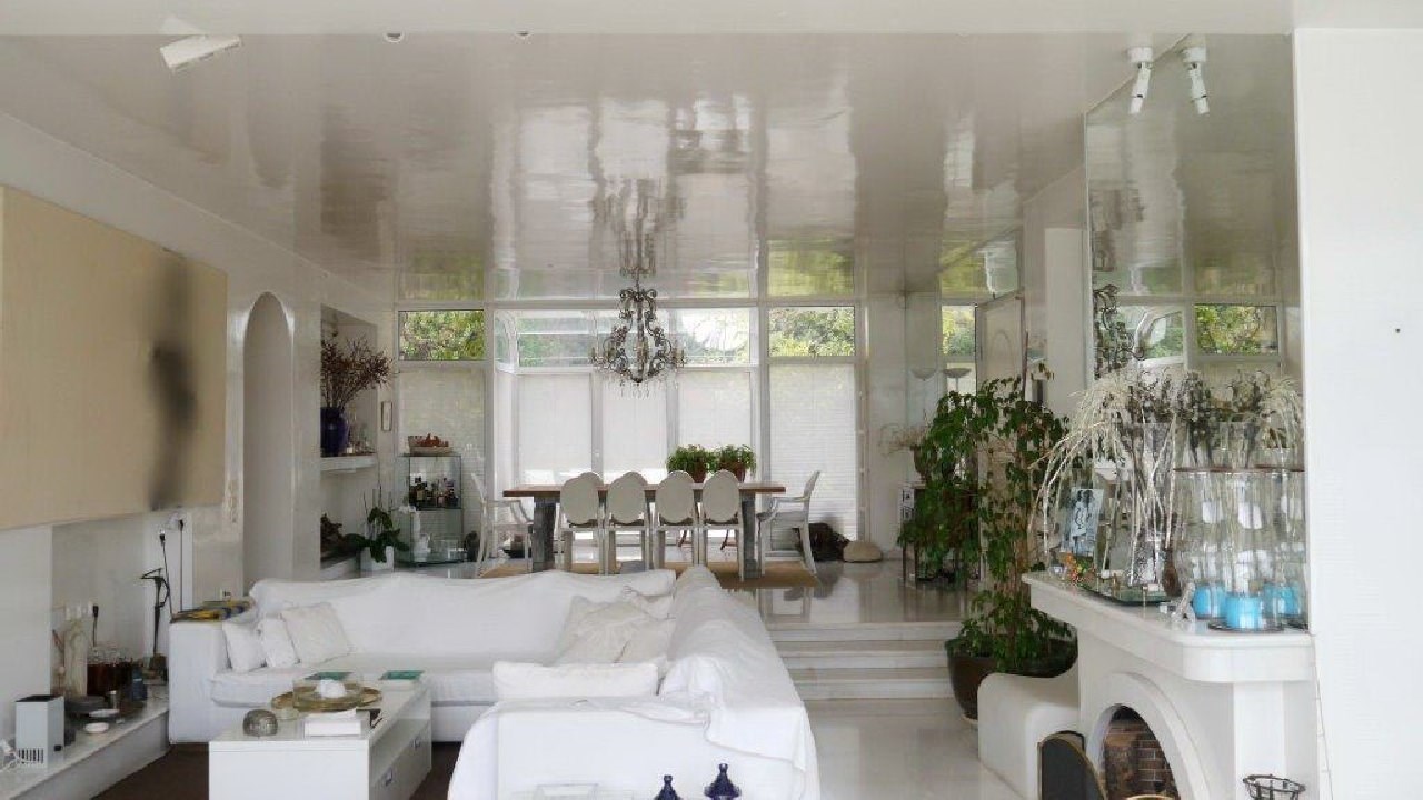 Πωλητήριο στη θρυλική βίλα της Ζωής Λάσκαρη και του Αλέξανδρου Λυκουρέζου στο Πόρτο Ράφτη – ΦΩΤΟ – ΒΙΝΤΕΟ