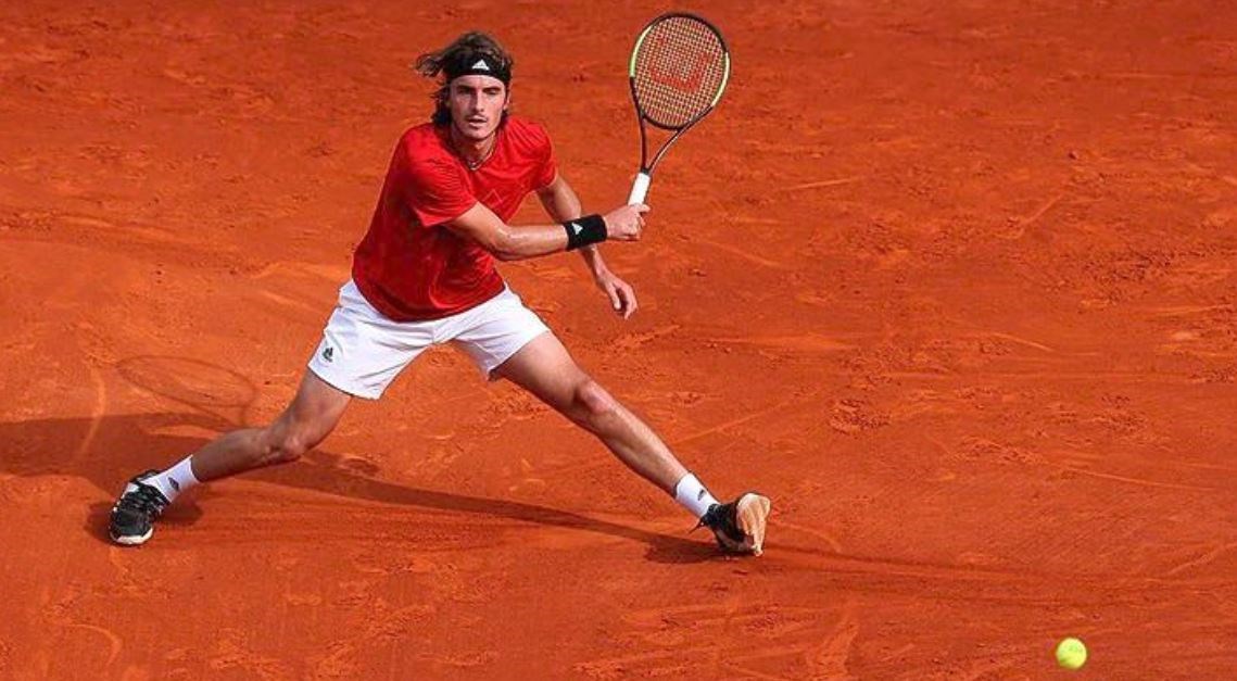 Μεγάλη νίκη του Τσιτσιπά στο Όπεν της Βαρκελώνης – Προκρίθηκε στα προημιτελικά