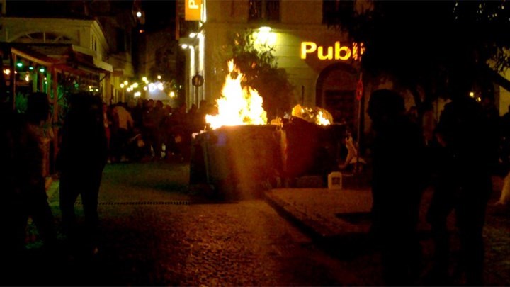 Δικογραφία σε βάρος 17 κατοίκων της Λέσβου για τα πρόσφατα επεισόδια στην Πλατεία Σαπφούς