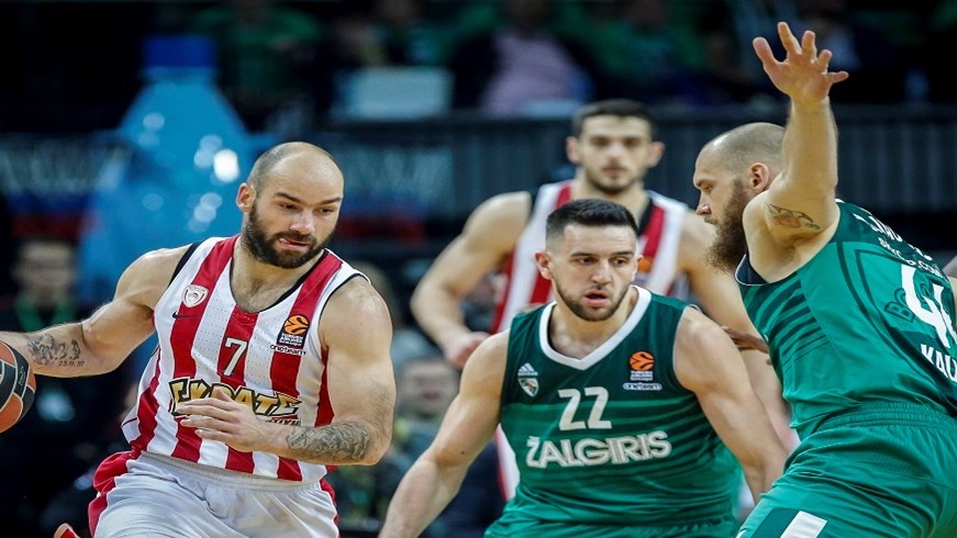 Ζαλγκίρις – Ολυμπιακός 23-22 (10′)