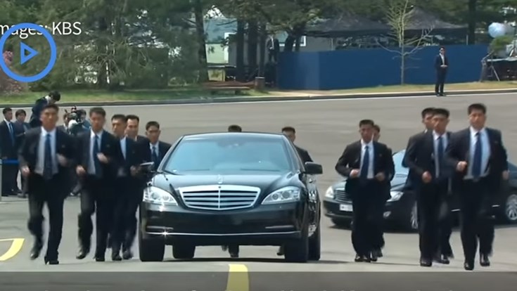 Οι σωματοφύλακες του Κιμ Γιονγκ Ουν… κλέβουν την παράσταση – ΒΙΝΤΕΟ