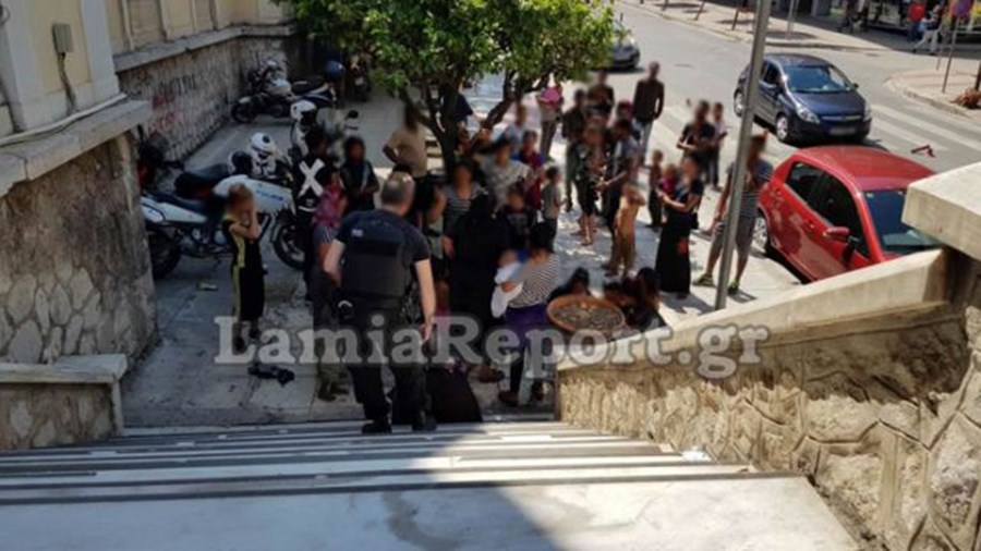 Ένταση στα δικαστήρια της Λαμίας μετά την προφυλάκιση 29χρονου Ρομά – ΒΙΝΤΕΟ