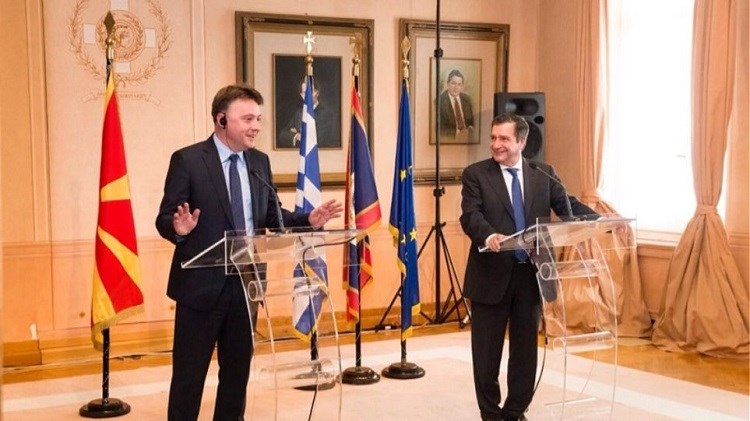 Καμίνης και Σιλέγκοφ υπέγραψαν σύμφωνο συνεργασίας μεταξύ των δήμων Αθηναίων και Σκοπίων