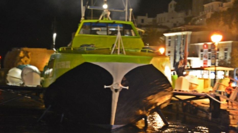 Στον Πειραιά επιστρέφει ιπτάμενο δελφίνι με 126 επιβάτες λόγω βλάβης – Είχε προορισμό την Ύδρα