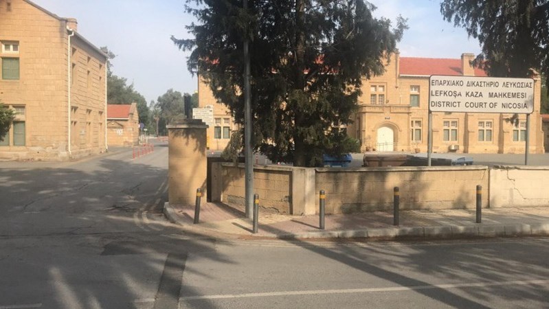 Στο δικαστήριο ο αδελφός και η συμβία του 33χρονου κατηγορούμενου για το διπλό φονικό στην Κύπρο