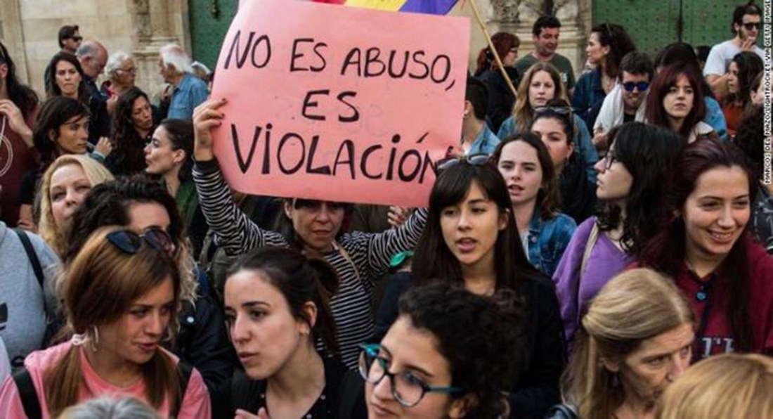 “Βράζει” η Ισπανία για την “Αγέλη των Λύκων” – Βίασαν ομαδικά μια έφηβη