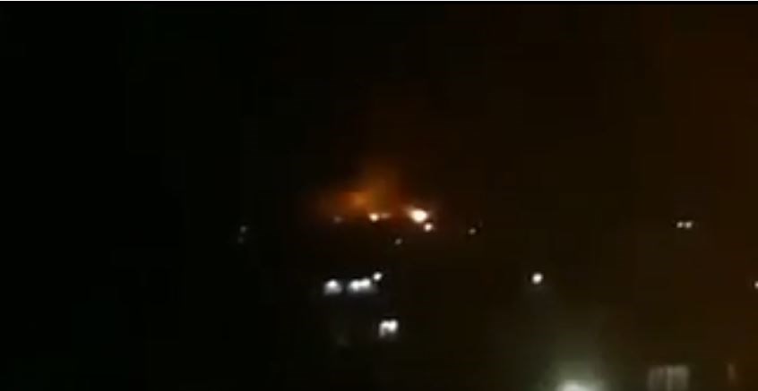 Αλλεπάλληλες ισχυρές εκρήξεις στη Χάμα της Συρίας – Τι αναφέρουν τα τοπικά ΜΜΕ – ΒΙΝΤΕΟ