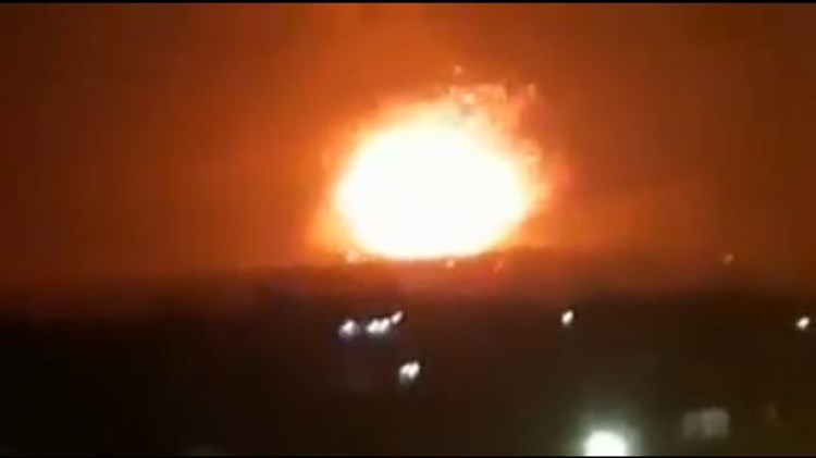 Τι ανέφεραν οι συριακές ένοπλες δυνάμεις για τις αλλεπάλληλες εκρήξεις στη Χάμα και στο Χαλέπι