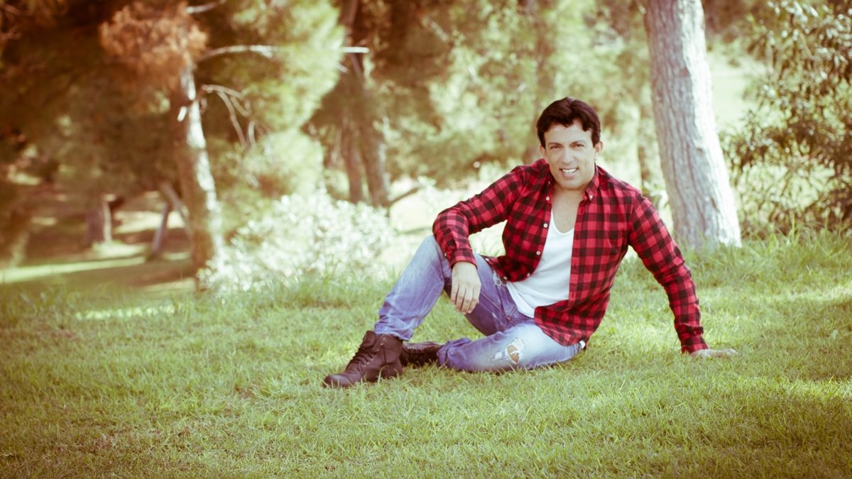 Ο Γιώτης γίνεται… Μενέλαος στην «Ελένη» που σκηνοθετεί ο Ντάνιας