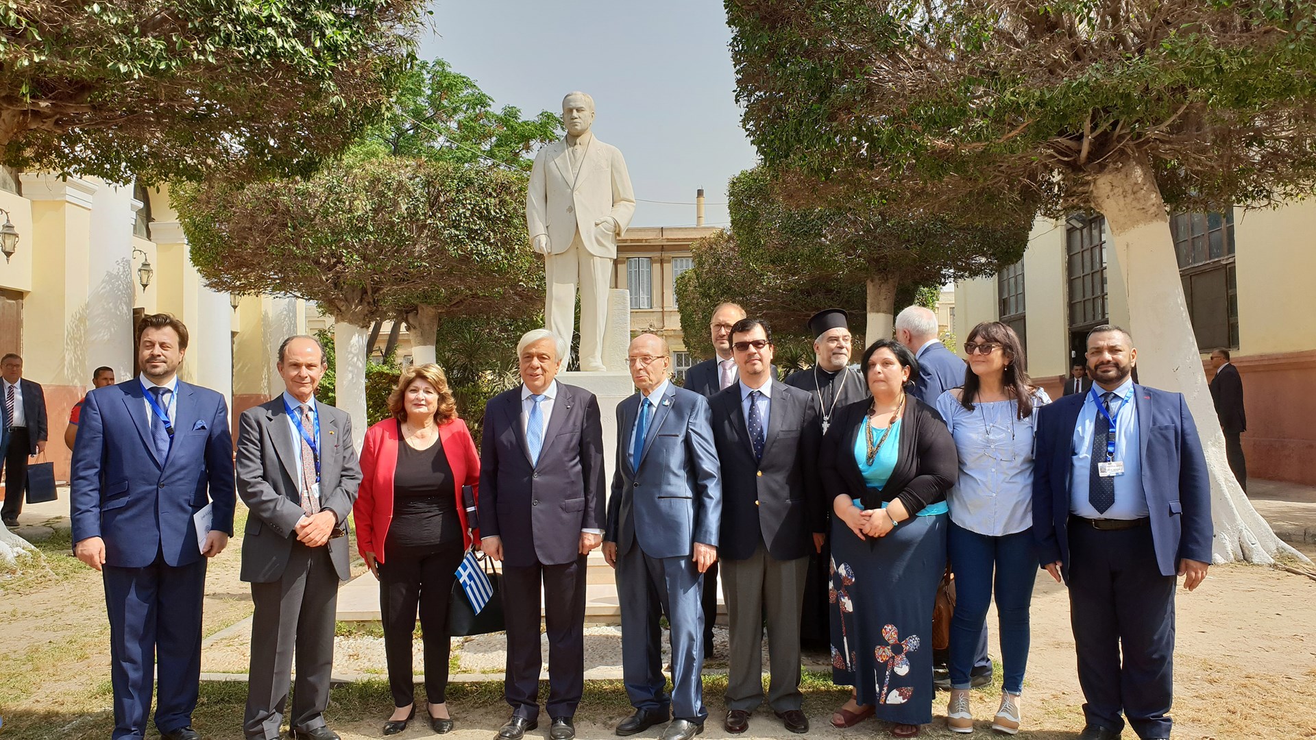 Παυλόπουλος από Αλεξάνδρεια: Κάνω ένα προσκύνημα στους ανθρώπους που φυλάνε ακόμη τις «Θερμοπύλες» του Ελληνισμού