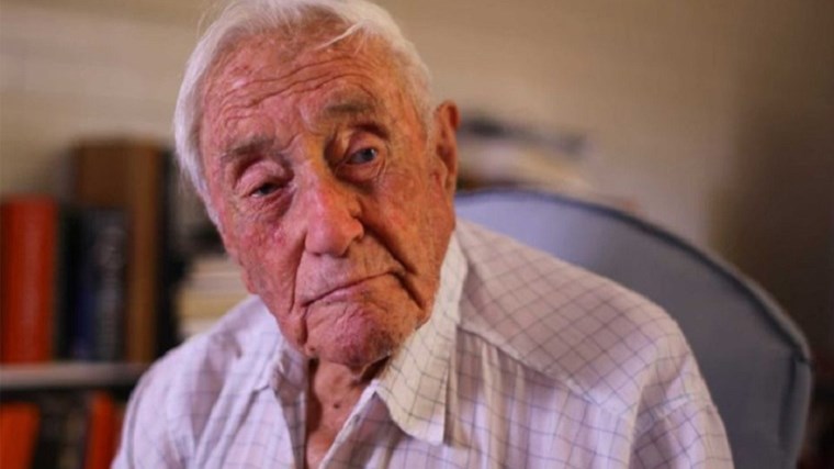 Ο  γηραιότερος επιστήμονας της Αυστραλίας ταξιδεύει στην Ελβετία για να πεθάνει – ΒΙΝΤΕΟ