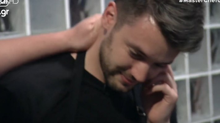 MasterChef: Η συγκίνηση του Τιμολέοντα για την αποχώρηση του Αργύρη και το μήνυμα στο χαρτάκι – ΒΙΝΤΕΟ