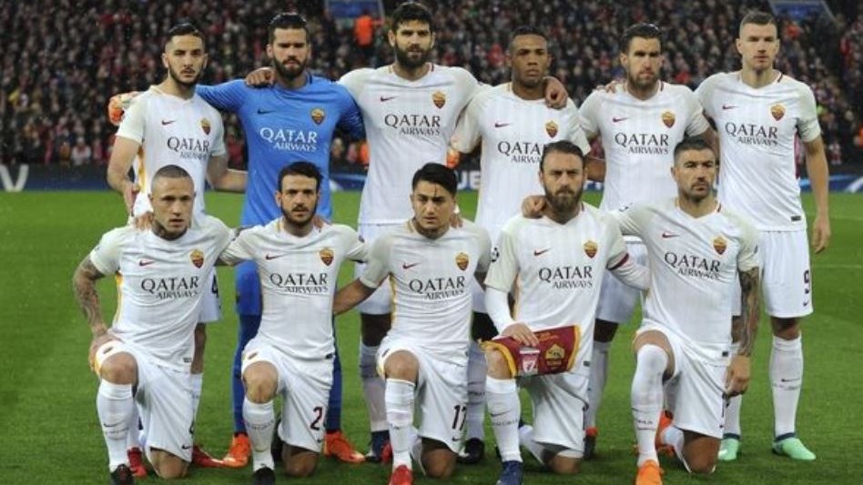 Το μπλουζάκι των παικτών της Ρόμα για τον φίλαθλο της Λίβερπουλ – ΦΩΤΟ