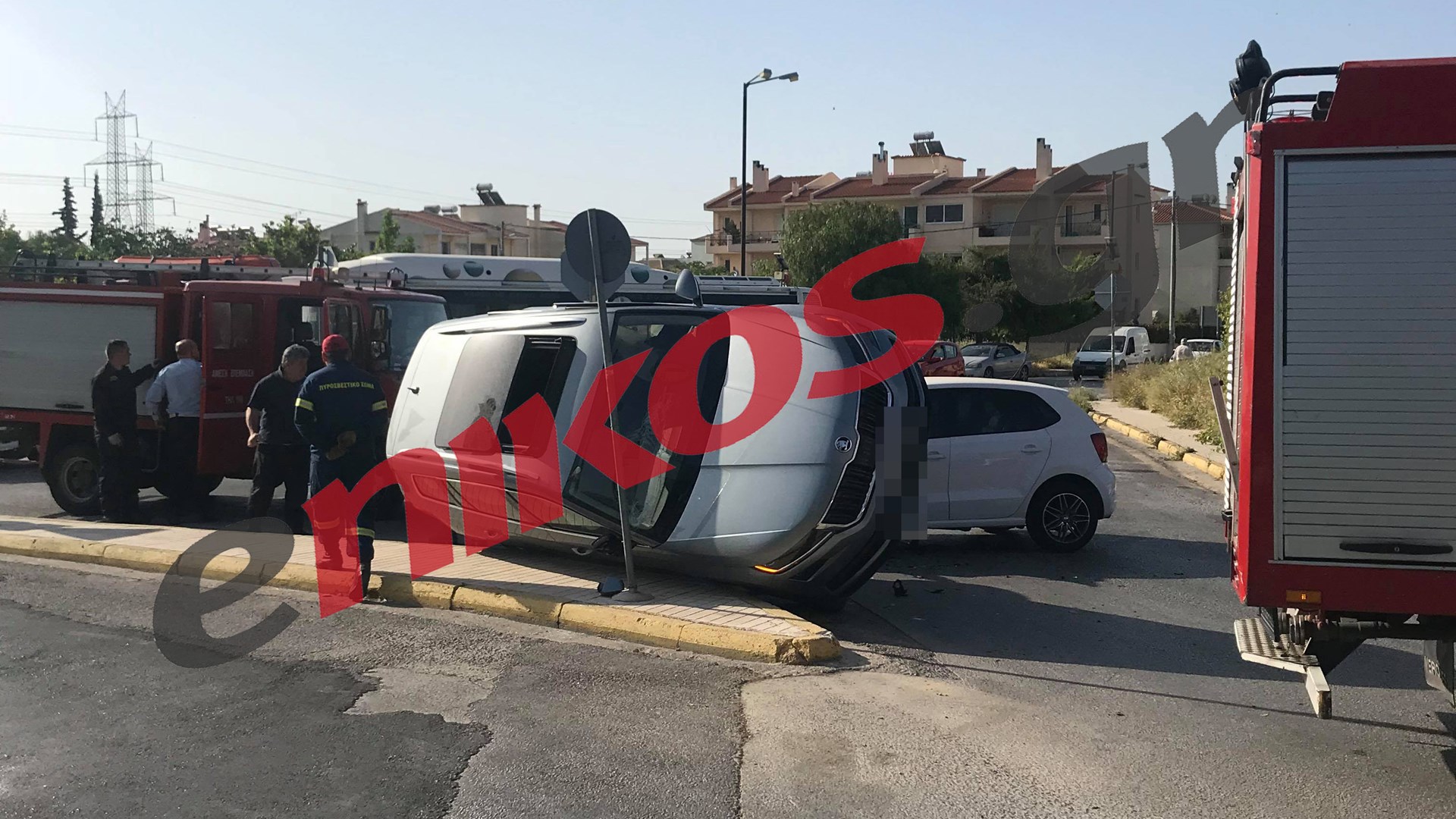 Τροχαίο σε διασταύρωση- καρμανιόλα στον Γέρακα- ΦΩΤΟ και ΒΙΝΤΕΟ αναγνώστη