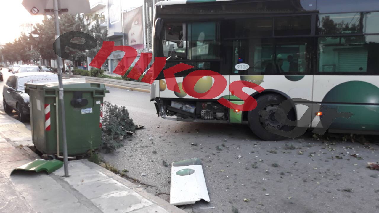 Λεωφορείο “ξήλωσε” διαχωριστική νησίδα στη Ν. Ιωνία- ΦΩΤΟ αναγνώστη