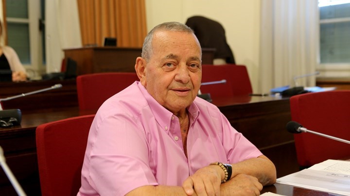 Στην Κεφαλλονιά αυτή την ώρα το “τελευταίο αντίο” στον Γιώργο Κουρή