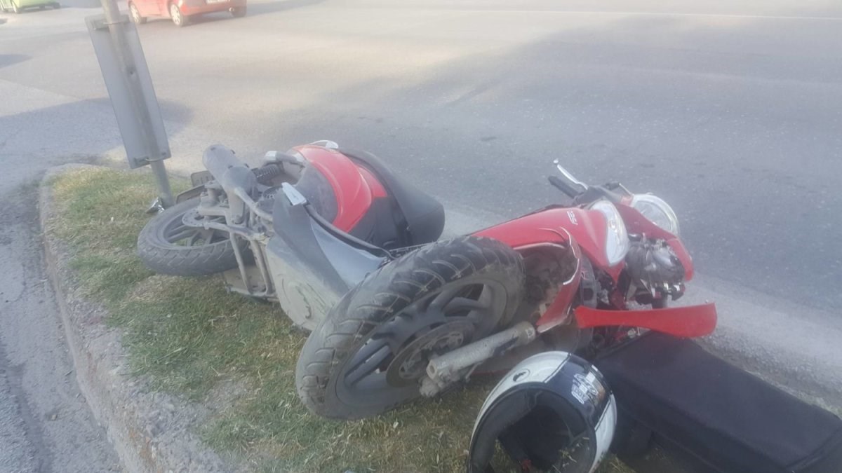 Θρήνος για τον 26χρονο ντελιβερά που “κατέληξε” μετά από τροχαίο στη Λάρισα – Συντετριμμένη η γυναίκα του