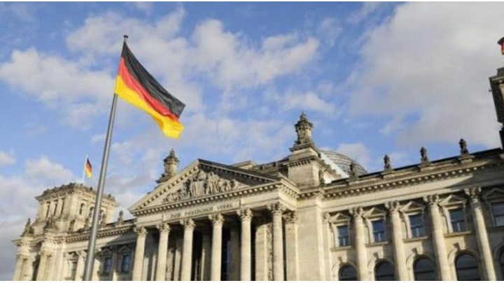 Μήνυμα Βερολίνου για το χρέος: Καμία δέσμευση τώρα – Ολοκληρώστε πρώτα την αξιολόγηση