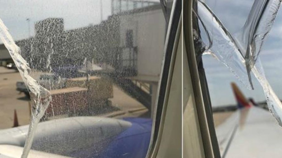 Θρίλερ στον αέρα – Έσπασε τζάμι στην καμπίνα αεροπλάνου – ΦΩΤΟ