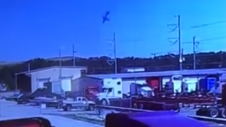 Η στιγμή της πτώσης του C-130 στην Τζόρτζια – ΒΙΝΤΕΟ