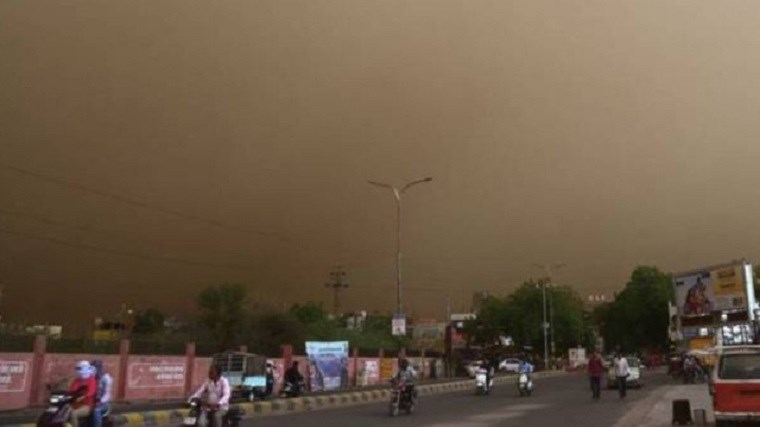 Φονικές αμμοθύελλες στην Ινδία – 98 νεκροί και 143 τραυματίες – ΦΩΤΟ – ΒΙΝΤΕΟ