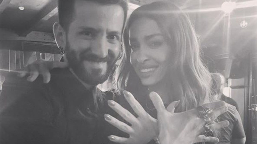 Σάλος στο διαδίκτυο με τη χειρονομία της Φουρέιρα – Σχηματίζει τον αλβανικό αετό – ΦΩΤΟ