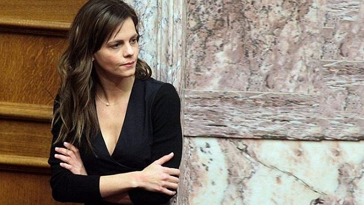 Αχτσιόγλου: Αλλάζουμε εντελώς τη λογική των προστίμων για την αδήλωτη εργασία