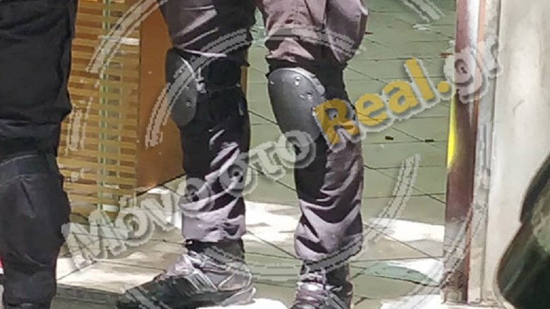 Αυτό είναι το κομμωτήριο που έγινε η επίθεση με πυροβολισμούς στην πλατεία Βικτωρίας – ΦΩΤΟ