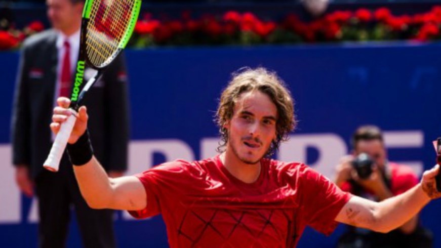 Με επική ανατροπή στους «4» του Εστορίλ ο Τσιτσιπάς