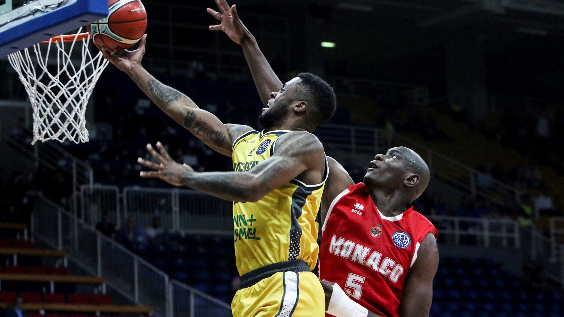 Στον τελικό η Μονακό