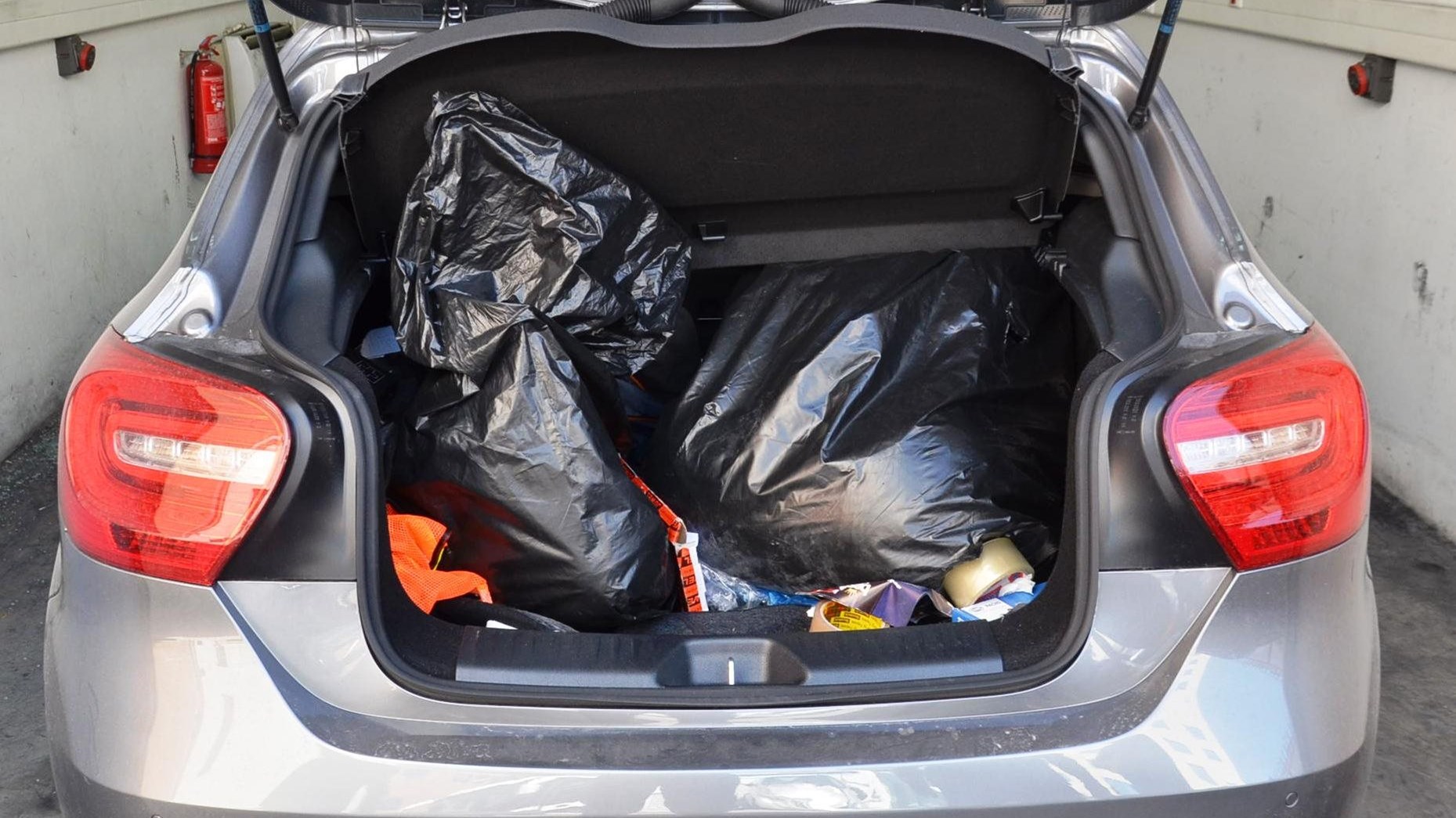 Λύθηκε το μυστήριο με τα 22 κιλά χασίς σε κλεμμένο αυτοκίνητο – ΦΩΤΟ