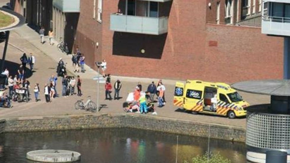 Επίθεση με μαχαίρι στη Χάγη – 3 τραυματίες – ΦΩΤΟ