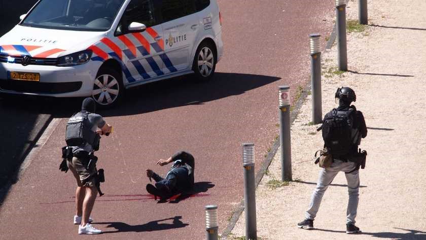 «Αλάχου Ακμπάρ» φώναζε ο δράστης της επίθεσης στη Χάγη