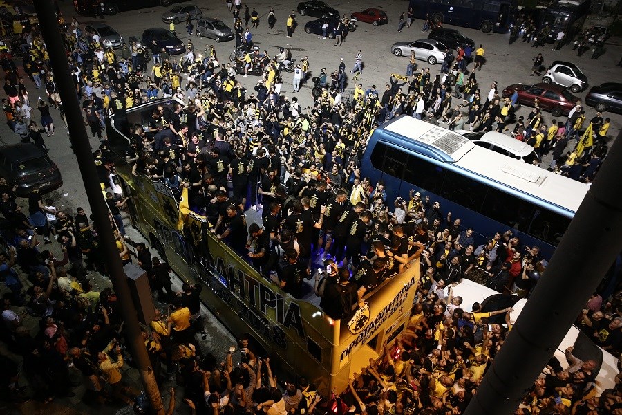 Δείτε πώς το “έκαψαν” στη Νέα Φιλαδέλφεια – ΦΩΤΟ ΚΑΙ ΒΙΝΤΕΟ